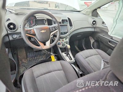 Zdjęcie 8 z 12 samochodu: 2015 CHEVROLET SONIC LT VIN:1G1JC5SB7F4171457 - miniatura