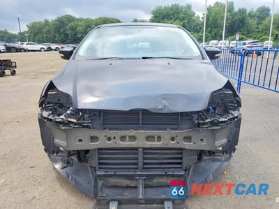 Piąte zdjęcie samochodu w środku: 2014 FORD FOCUS SE VIN:1FADP3F24EL428298 - miniatura