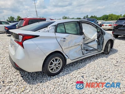 Trzecie zdjęcie samochodu z tyłu: 2022 TOYOTA PRIUS LE AWD-E VIN:JTDL9MFU0N3033834 - miniatura
