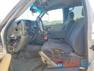 Zdjęcie 7 z 14 samochodu: 2002 CHEVROLET TAHOE C1500 VIN:1GNEC13V82R221894 - miniatura