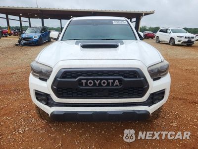 Piąte zdjęcie samochodu w środku: 2019 TOYOTA TACOMA TRD PRO VIN:5TFCZ5AN8KX178842 - miniatura