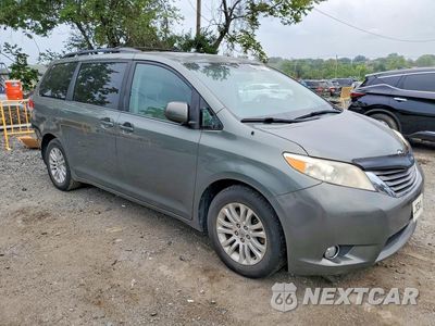 Czwarte zdjęcie samochodu z boku: 2014 TOYOTA SIENNA XLE 8-PASSENGER VIN:5TDYK3DC8EX410908 - miniatura