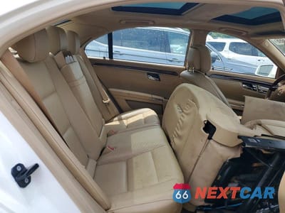 Zdjęcie 10 z 12 samochodu: 2010 MERCEDES-BENZ S 550 VIN:WDDNG7BB7AA356813 - miniatura