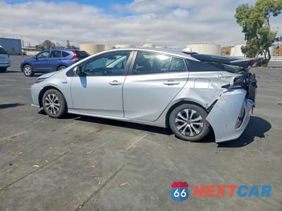 Drugie zdjęcie samochodu z przodu: 2021 TOYOTA PRIUS PRIME LE VIN:JTDKAMFP2M3191586 - miniatura