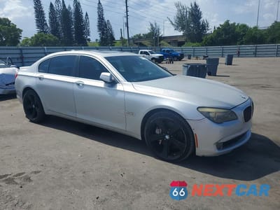 Czwarte zdjęcie samochodu z boku: 2009 BMW 750 LI VIN:WBAKB83569CY57182 - miniatura