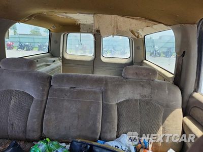 Zdjęcie 10 z 13 samochodu: 2001 CHEVROLET SUBURBAN C1500 VIN:1GNEC16T91J227257 - miniatura