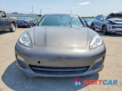 Piąte zdjęcie samochodu w środku: 2013 PORSCHE PANAMERA S HYBRID VIN:WP0AD2A73DL045194 - miniatura