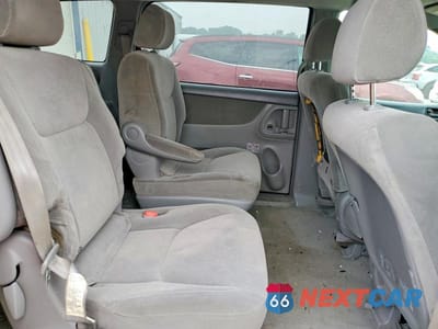 Zdjęcie 11 z 13 samochodu: 2004 TOYOTA SIENNA LE 7 PASSENGER VIN:5TDZA23C24S045465 - miniatura