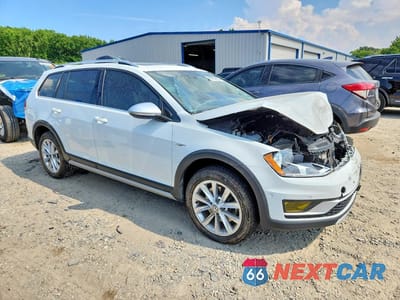 Czwarte zdjęcie samochodu z boku: 2017 VOLKSWAGEN GOLF ALLTRACK S VIN:3VWH17AU2HM522015 - miniatura