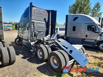 Drugie zdjęcie samochodu z przodu: 2016 VOLVO VNL SEMI TRUCK VIN:4V4NC9TK6GN958205 - miniatura