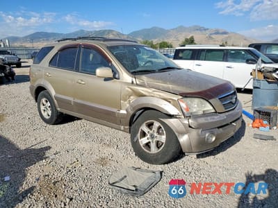 Czwarte zdjęcie samochodu z boku: 2003 KIA SORENTO LX VIN:KNDJC733635131760 - miniatura