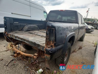 Trzecie zdjęcie samochodu z tyłu: 2007 CHEVROLET SILVERADO K2500 HEAVY DUTY VIN:1GCHK23U17F200951 - miniatura