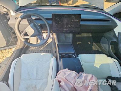 Zdjęcie 8 z 12 samochodu: 2024 TESLA MODEL 3 VIN:5YJ3E1ET3RF894906 - miniatura