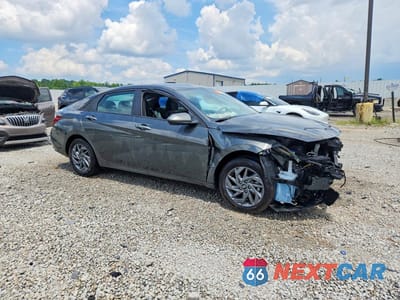 Czwarte zdjęcie samochodu z boku: 2024 HYUNDAI ELANTRA SEL VIN:KMHLM4DG4RU664755 - miniatura