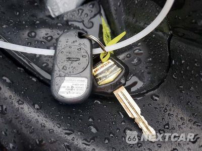 Zdjęcie 8 z 10 samochodu: 2004 HONDA GL1800 VIN:1HFSC47034A301638 - miniatura