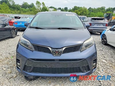 Piąte zdjęcie samochodu w środku: 2019 TOYOTA SIENNA SE 8-PASSENGER VIN:5TDXZ3DC3KS979006 - miniatura