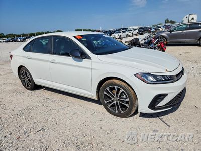 Czwarte zdjęcie samochodu z boku: 2025 VOLKSWAGEN JETTA SPORT VIN:3VWBX7BU4SM007740 - miniatura