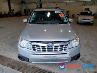 Piąte zdjęcie samochodu w środku: 2011 SUBARU FORESTER 2.5X PREMIUM VIN:JF2SHADC6BG764622 - miniatura