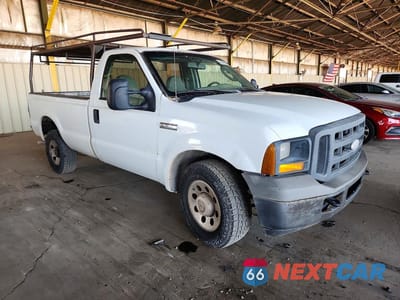 Czwarte zdjęcie samochodu z boku: 2005 FORD F250 SUPER DUTY VIN:1FTNF20525ED02055 - miniatura