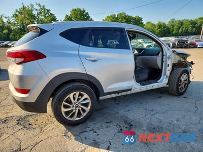 Trzecie zdjęcie samochodu z tyłu: 2018 HYUNDAI TUCSON SEL VIN:KM8J33A43JU713799 - miniatura