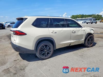 Trzecie zdjęcie samochodu z tyłu: 2024 TOYOTA GRAND HIGHLANDER LIMITED VIN:5TDAAAA53RS012431 - miniatura