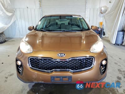 Piąte zdjęcie samochodu w środku: 2018 KIA SPORTAGE LX VIN:KNDPMCAC6J7391922 - miniatura