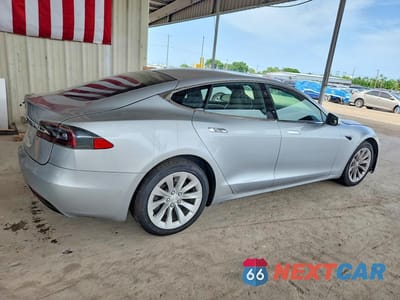 Trzecie zdjęcie samochodu z tyłu: 2017 TESLA MODEL S VIN:5YJSA1E19HF184686 - miniatura