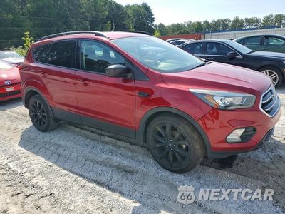 Czwarte zdjęcie samochodu z boku: 2019 FORD ESCAPE SE VIN:1FMCU0GD8KUC46473 - miniatura