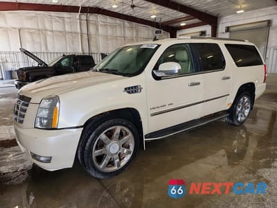 2013 CADILLAC ESCALADE ESV LUXURY 1GYS4HEF9DR102000 - główne zdjęcie licytacji z USA - miniatura