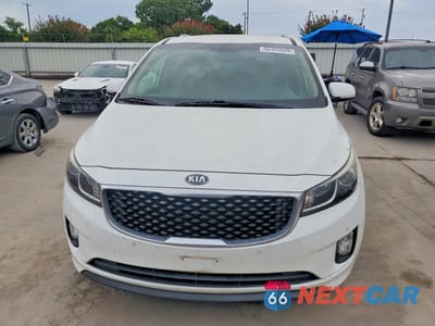 Piąte zdjęcie samochodu w środku: 2017 KIA SEDONA EX VIN:KNDMC5C13H6253848 - miniatura