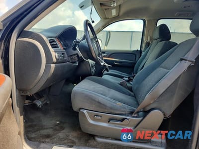 Zdjęcie 7 z 14 samochodu: 2007 GMC YUKON VIN:1GKFC13077R391645 - miniatura