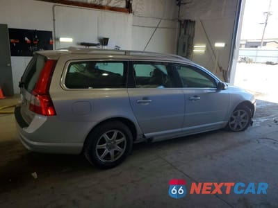 Trzecie zdjęcie samochodu z tyłu: 2010 VOLVO V70 3.2 VIN:YV1982BW5A1159910 - miniatura