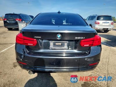 Zdjęcie 6 z 12 samochodu: 2018 BMW 320 XI VIN:WBA8E5G5XJNU47102 - miniatura