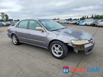Czwarte zdjęcie samochodu z boku: 2000 HONDA ACCORD EX VIN:JHMCG5652YC019604 - miniatura
