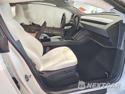 Zdjęcie 7 z 12 samochodu: 2026 TESLA MODEL Y VIN:7SAYGDEE2TF439591 - miniatura