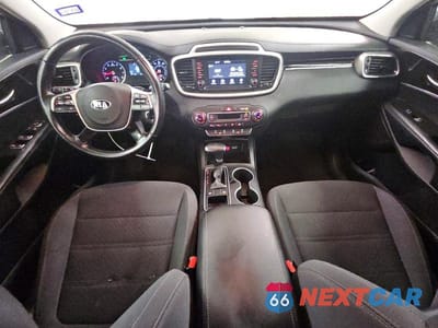 Zdjęcie 8 z 13 samochodu: 2020 KIA SORENTO LX VIN:5XYPG4A33LG632001 - miniatura