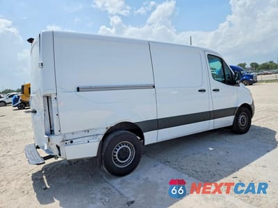 Trzecie zdjęcie samochodu z tyłu: 2025 MERCEDES-BENZ SPRINTER 2500 VIN:W1Y4KBHY7ST197277 - miniatura