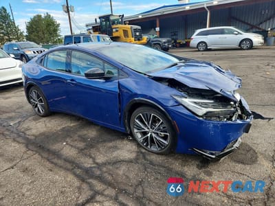 Czwarte zdjęcie samochodu z boku: 2024 TOYOTA PRIUS LIMITED VIN:JTDACAAU3R3019060 - miniatura