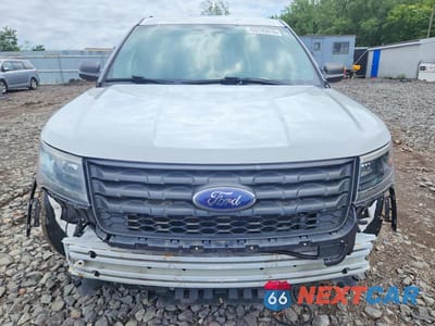 Piąte zdjęcie samochodu w środku: 2019 FORD EXPLORER POLICE INTERCEPTOR VIN:1FM5K8AR6KGB22931 - miniatura