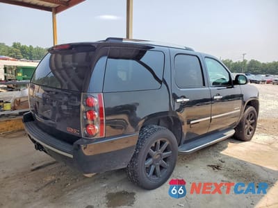 Trzecie zdjęcie samochodu z tyłu: 2013 GMC YUKON DENALI VIN:1GKS2EEFXDR104093 - miniatura