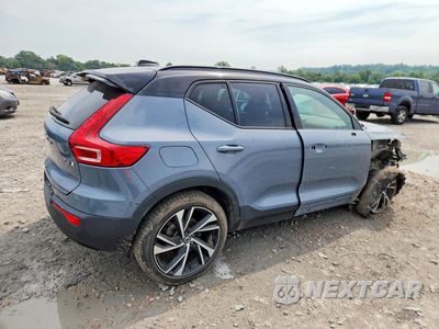 Trzecie zdjęcie samochodu z tyłu: 2022 VOLVO XC40 T5 R-DESIGN VIN:YV4162UM5N2790044 - miniatura