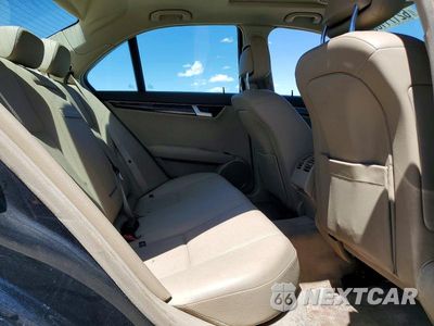Zdjęcie 10 z 12 samochodu: 2013 MERCEDES-BENZ C-CLASS 300 4MATIC VIN:WDDGF8AB1DA800100 - miniatura