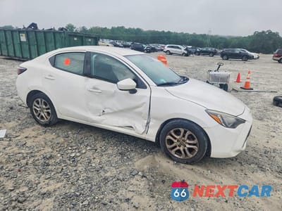 Czwarte zdjęcie samochodu z boku: 2017 TOYOTA YARIS IA BASE VIN:3MYDLBYV0HY168891 - miniatura