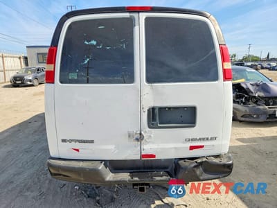Zdjęcie 6 z 13 samochodu: 2005 GMC SAVANA G3500 VIN:1GTHG39U451251272 - miniatura