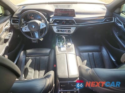 Zdjęcie 8 z 12 samochodu: 2022 BMW 740 I VIN:WBA7T2C0XNCJ48253 - miniatura