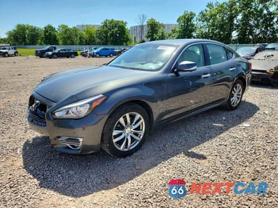 2015 INFINITI Q70 3.7 JN1BY1APXFM542682 - główne zdjęcie licytacji z USA - miniatura