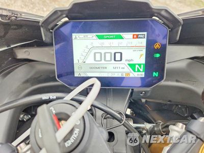 Zdjęcie 7 z 9 samochodu: 2024 APRILIA RSV4 1100 VIN:ZD4KYUA08RS001135 - miniatura