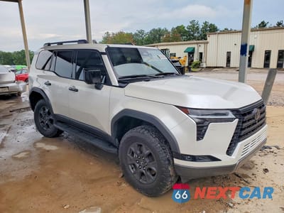Czwarte zdjęcie samochodu z boku: 2024 LEXUS GX 550 OVERTRAIL+ VIN:JTJTBCDX3R5004430 - miniatura