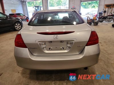 Zdjęcie 6 z 13 samochodu: 2007 HONDA ACCORD SE VIN:1HGCM56337A181813 - miniatura