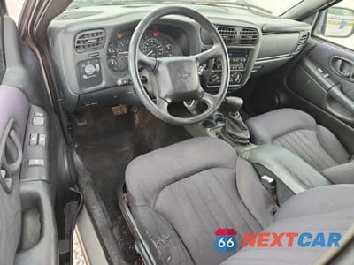 Zdjęcie 8 z 12 samochodu: 2004 CHEVROLET BLAZER VIN:1GNCS18X84K110987 - miniatura